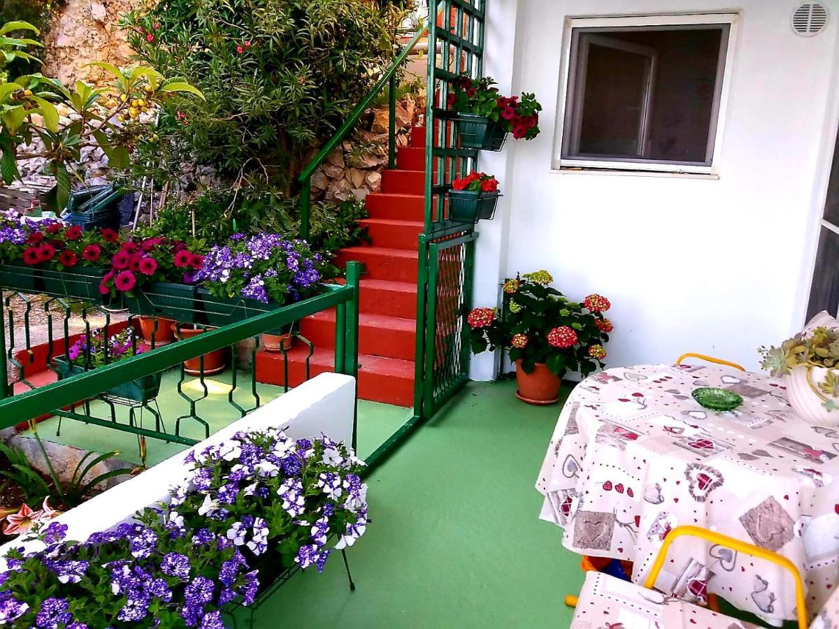 Apartman Kristin Podaca Exteriör bild